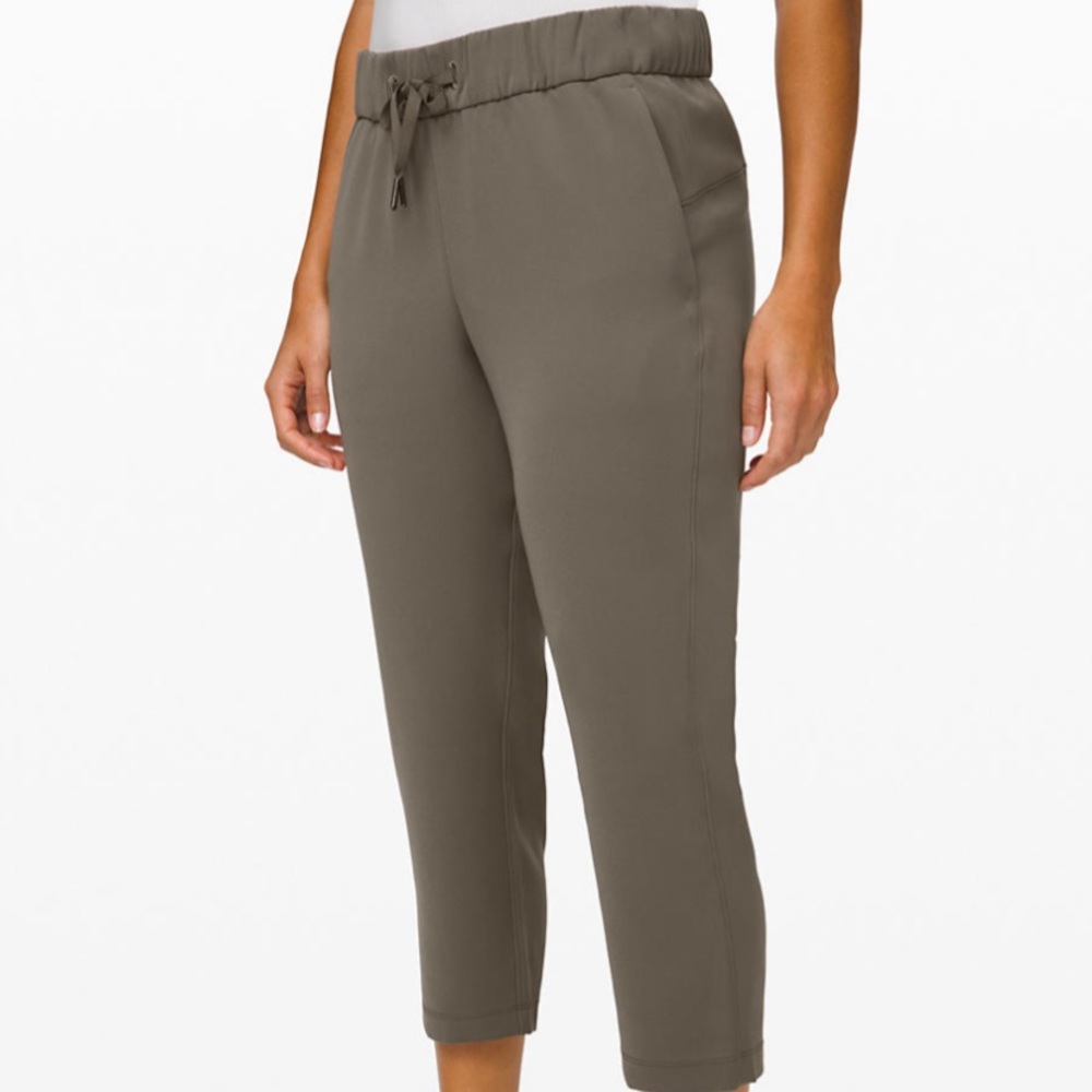 Lululemon On the Fly Crop